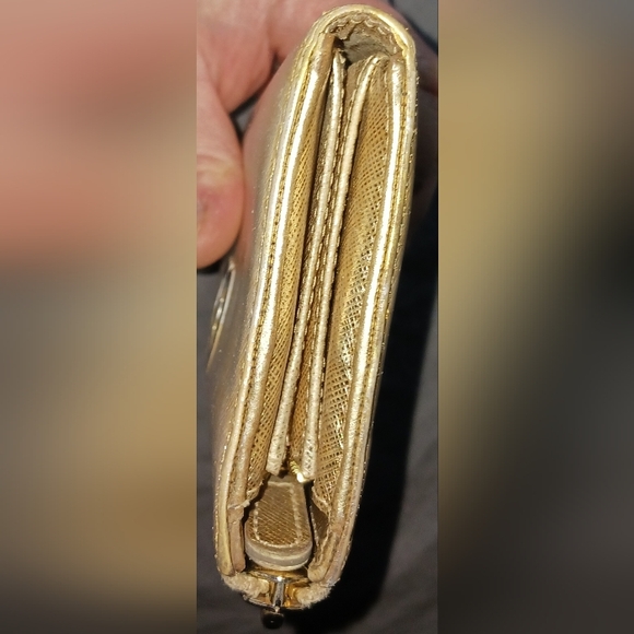 Salvatore Ferragamo EUC marbled gold zip around wallet - Picture 4 of 9